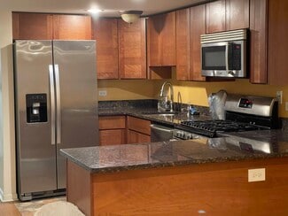 8615 S Colfax Ave Unit Garden apt, Chicago, IL 60617