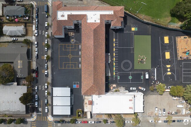 Aspire Berkeley Maynard serves Paradise Park students in grades TK-8th.