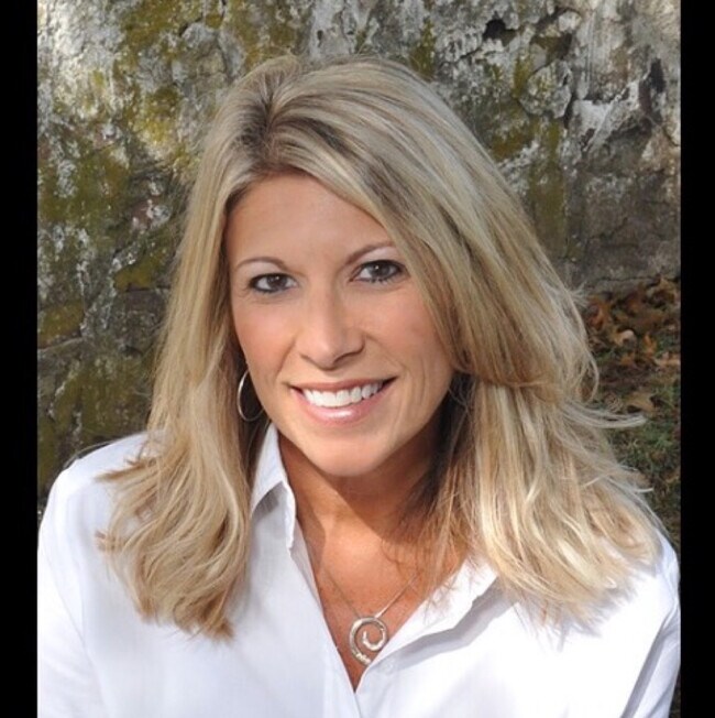 Melissa Dell-Renner