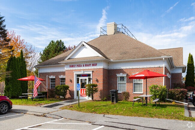 Family Pizza & Roast Beef is a local favorite in Southwest Nashua, NH.