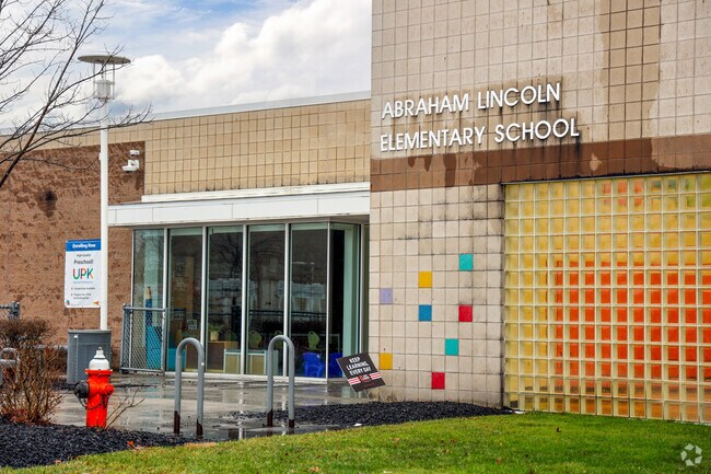Abraham Lincoln Elementary School, Maple Heights