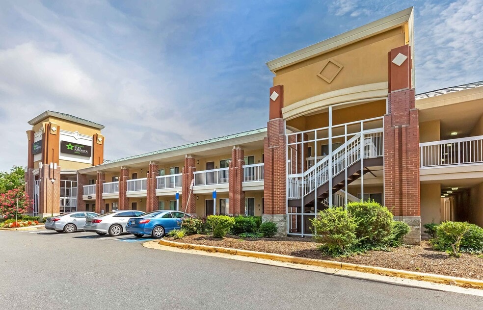 12190 Sunset Hills Rd, Reston, VA 20190 - photo 1