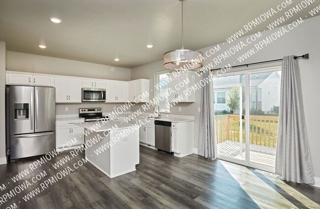 670 SE Drumlin Dr, Waukee, IA 50263 - photo 4