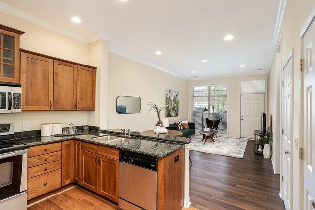 252 Stetson St unit 204, Cincinnati, OH 45219 - photo 3