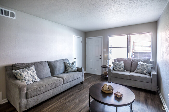 2 BR, 1.5 BA - 807SF