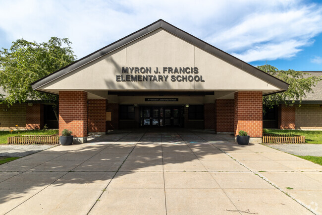 Welcome to Myron J Francis Elementary School.