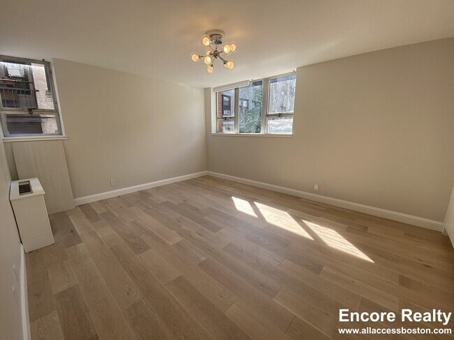 50 Park St unit 12, Brookline, MA 02446 - photo 5