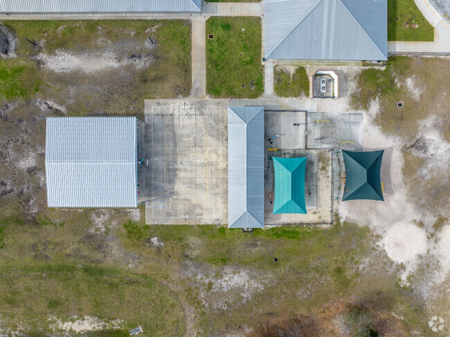 Manatee Cove Elementary School features an outdoor activity area for Orange City students.