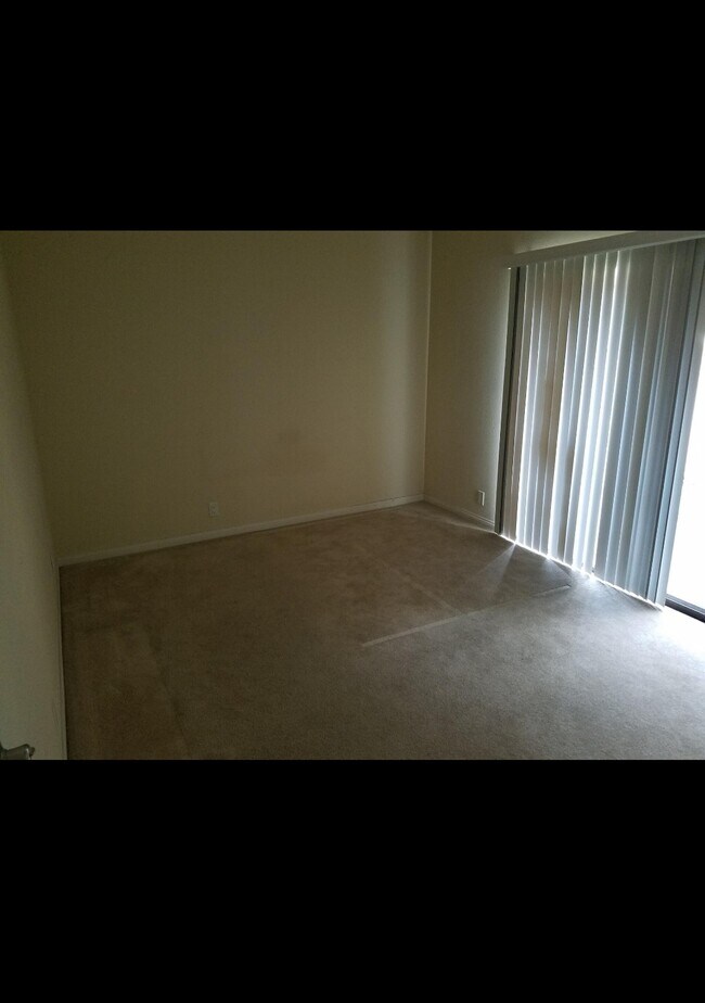 2010 E Wellington Ave, Santa Ana, CA 92701