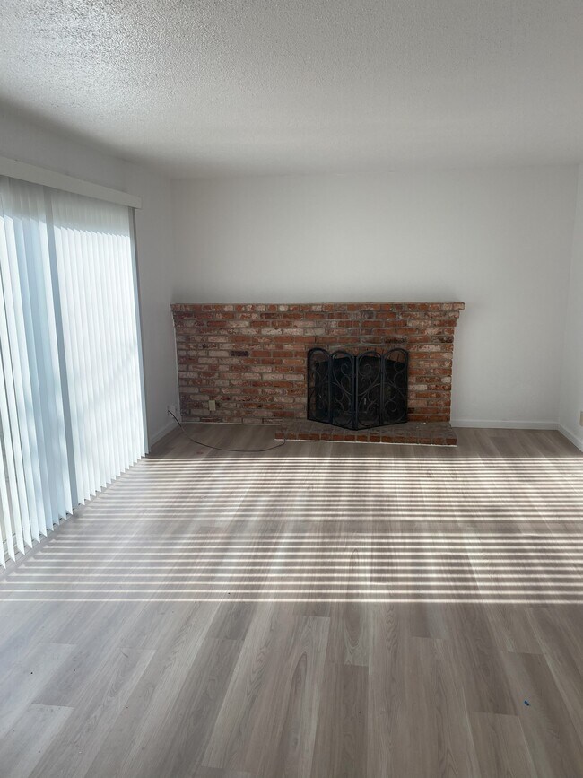 3332 Explorer Dr, Sacramento, CA 95827 - photo 4