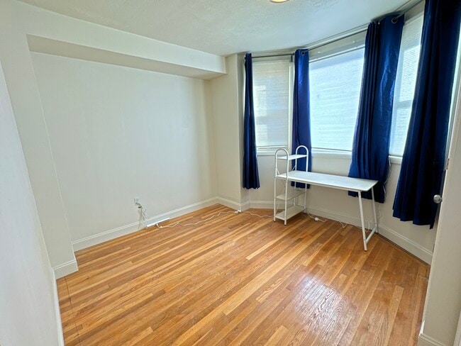 287 Dorchester St unit 2, Boston, MA 02127 - photo 5