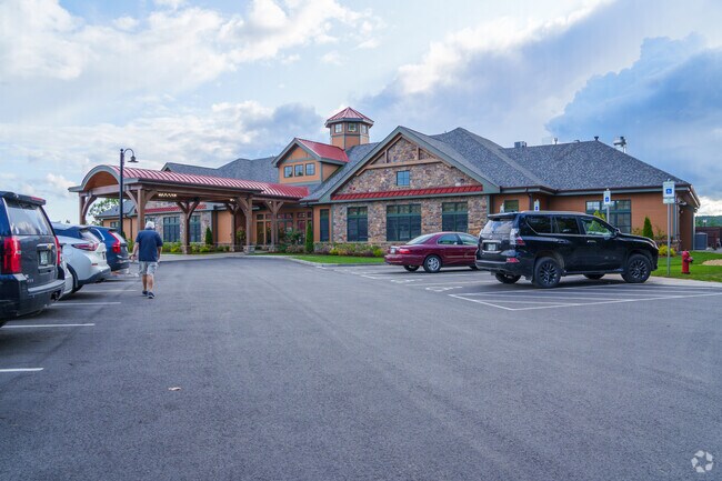 The Pembroke Pines Country Club has a newly built club house that draws in many residents.