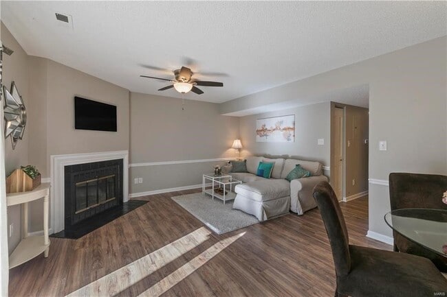 1431 Thrush Plaza unit 1, Saint Louis, MO 63144 - photo 5