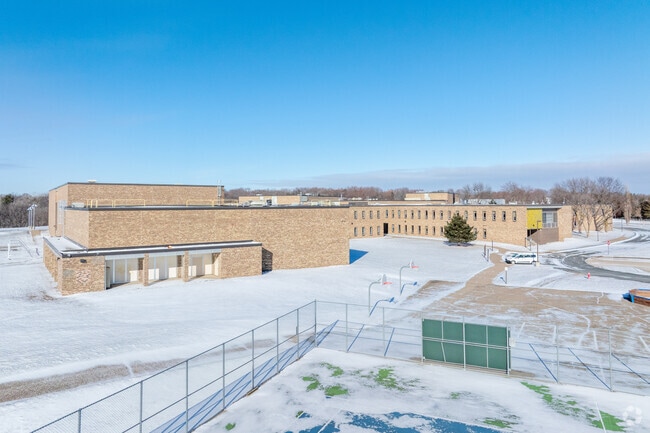 Olson Middle faces a student-teacher ratio of 21:1, higher than the district.