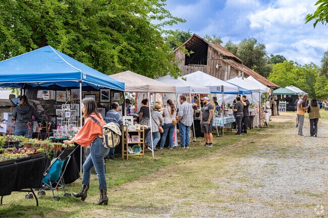 Monarch & Groves hosts the Spring Event for Exeter residents shopping local vendors.