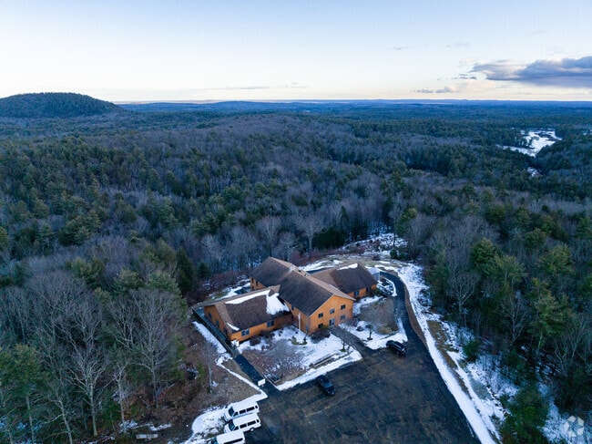 Longview School in Deerfield NH is a private, adventure-based school serving grades 8-12.