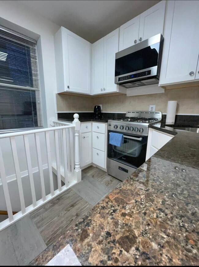 1101 Banner Ave unit 2, Brooklyn, NY 11235 - photo 4