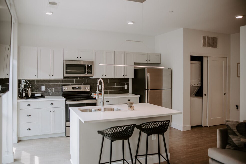 Industry Columbus Apartments, Columbus, OH 43215 - photo 1