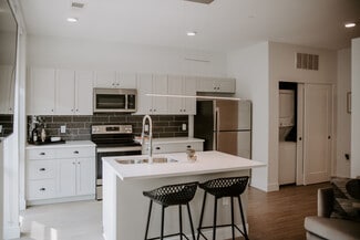 230 E Long St, Columbus, OH 43215
