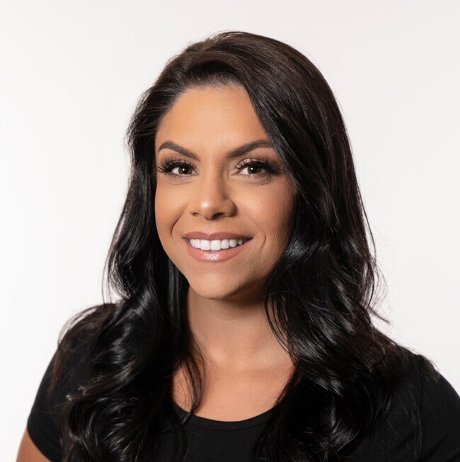 LeeAnn Imbracsio