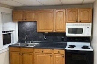 16 3rd St NW, Pulaski, VA 24301