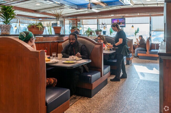 The Sherwood Diner in Inwood offers classic diner style NY breakfast for residents and visitors.