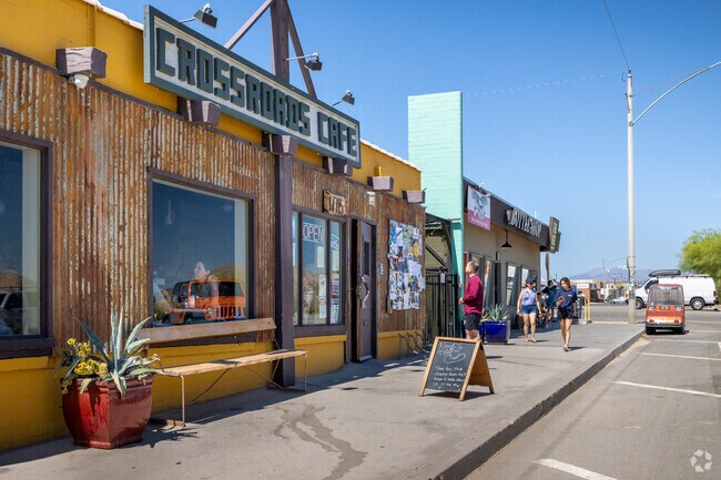 Crossroads Café serves delicious American dishes in a rustic atmosphere.