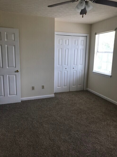 1025 Winners Cir unit B, Bowling Green, KY 42103 - photo 3