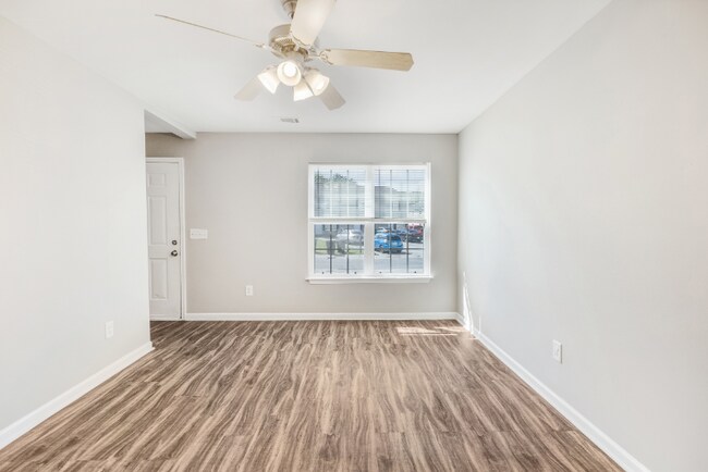 109 Creekside Dr NW unit 3, Calhoun, GA 30701 - photo 7