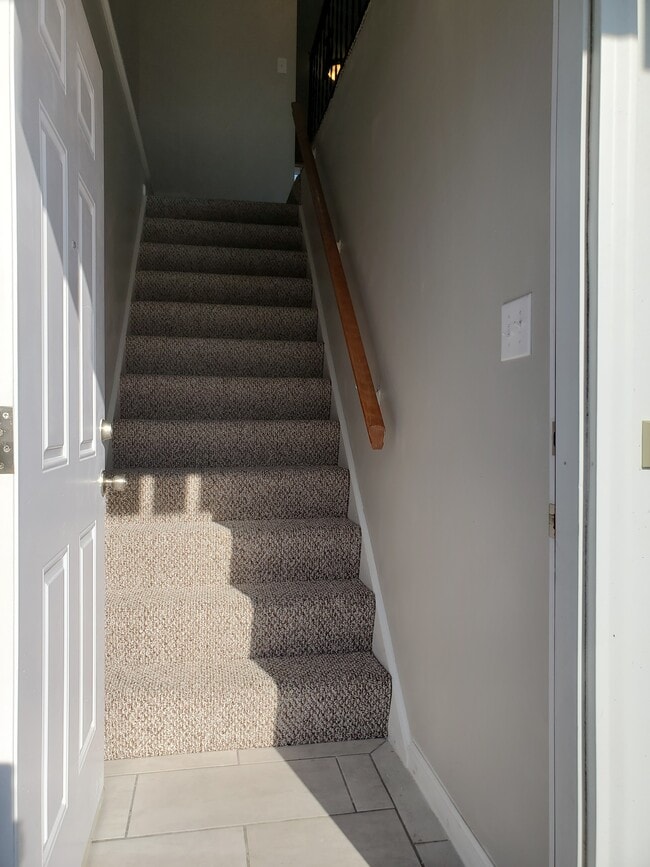 5526 Humbert Rd, Alton, IL 62002 - photo 2