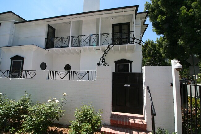 9962 Durant Dr unit 9962, Beverly Hills, CA 90212 - photo 3