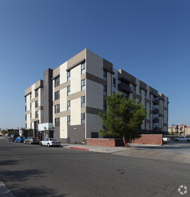 Arbor on Date, Lancaster, CA 93534 - photo 3