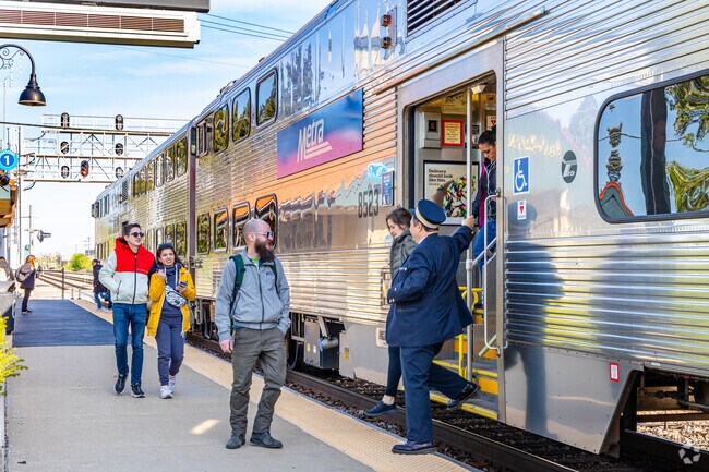Irving Woods commuters can hop on the nearby Metra station.