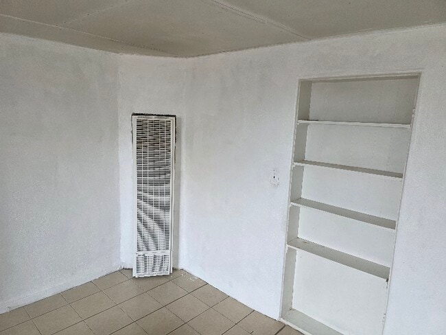 1711 1/2 Agua Fria St unit B, Santa Fe, NM 87505 - photo 5