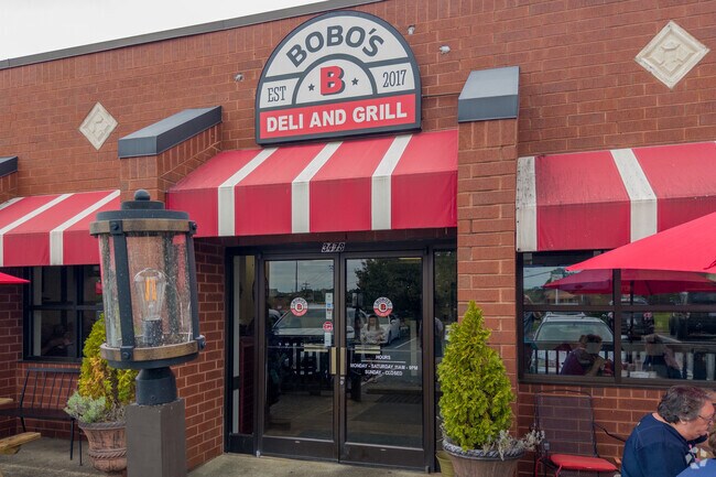 Locals adore Bobo's Deli and Grill for a speedy, tasty lunch.