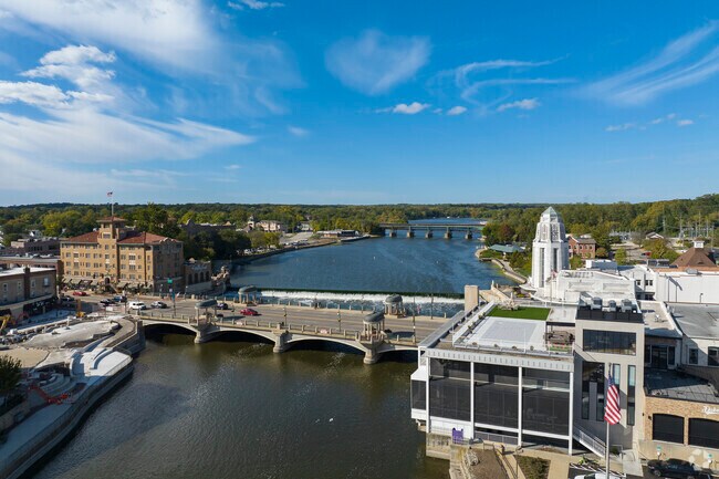 Southeast Saint Charles is part of the Tri-Cities along the Fox River.