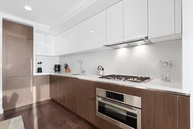 605 W 42nd St unit ID1025119P, New York, NY 10036 - photo 5