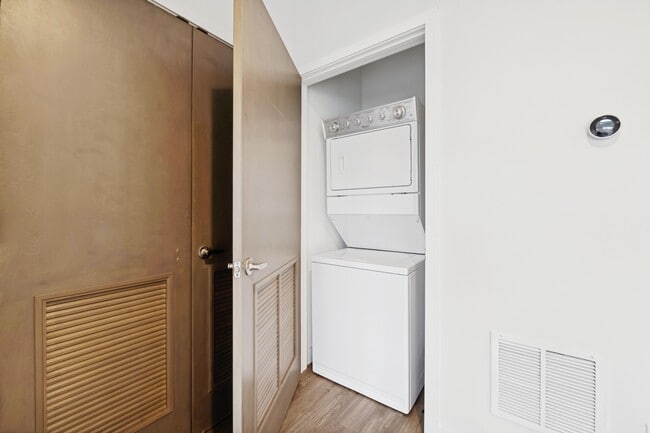 819 W Cuyler Ave, Chicago, IL 60613 - photo 7