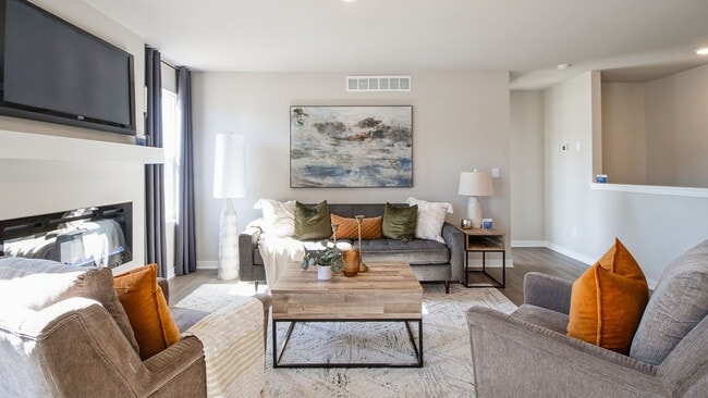 2605 Brook View Dr, Des Moines, IA 50317 - photo 2