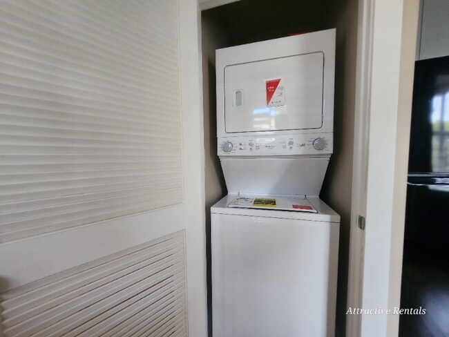 1434 W Marquette Rd, Chicago, IL 60636 - photo 6