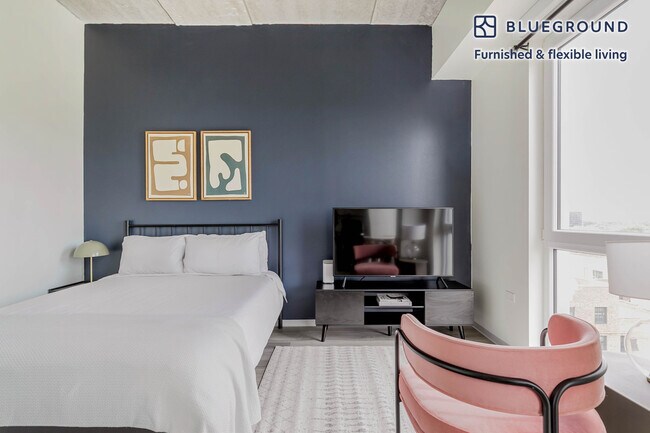 343 W Schiller St unit FL8-ID1088, Chicago, IL 60610 - photo 2