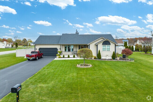 Niagara provides a variety of housing options, with prices ranging from $60K to $375K.