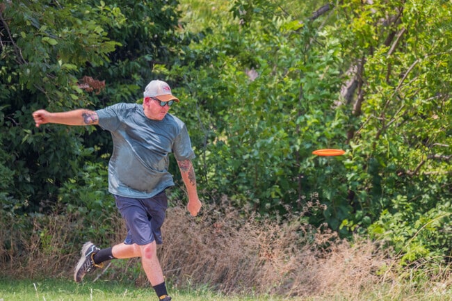 Residents can enjoy playing disc golf at the nearby Will Rogers Disc Golf Course.