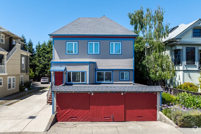 The diverse range of home styles in Downtown Berkeley contributes to the unique atmosphere.