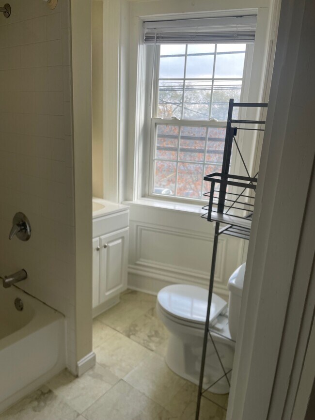 1602 Lowrie St unit .  2, Pittsburgh, PA 15212 - photo 7