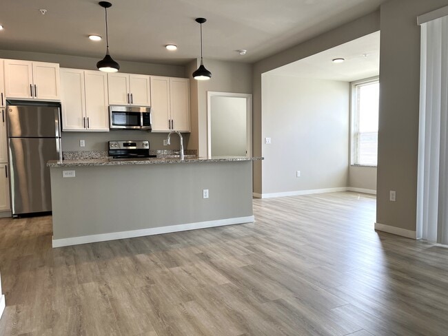 The Summit Residences, Madison, WI 53711 - photo 4