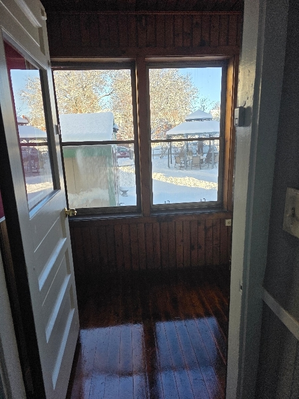 560 Pine St unit 1, Manchester, NH 03104 - photo 2