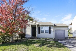 4880 River Trail Ct, Columbus, OH 43228