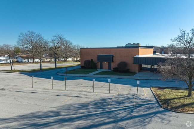 Grannemann Elementary School has 382 students.