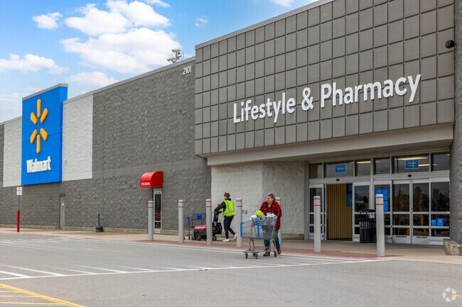 National retailers, like Walmart, and restaurants can be found on the south side of Ottawa.